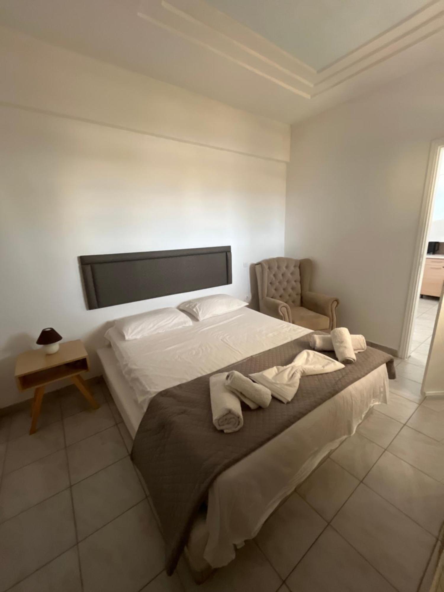Aparthotel Leon Santorini Perivolos  Esterno foto