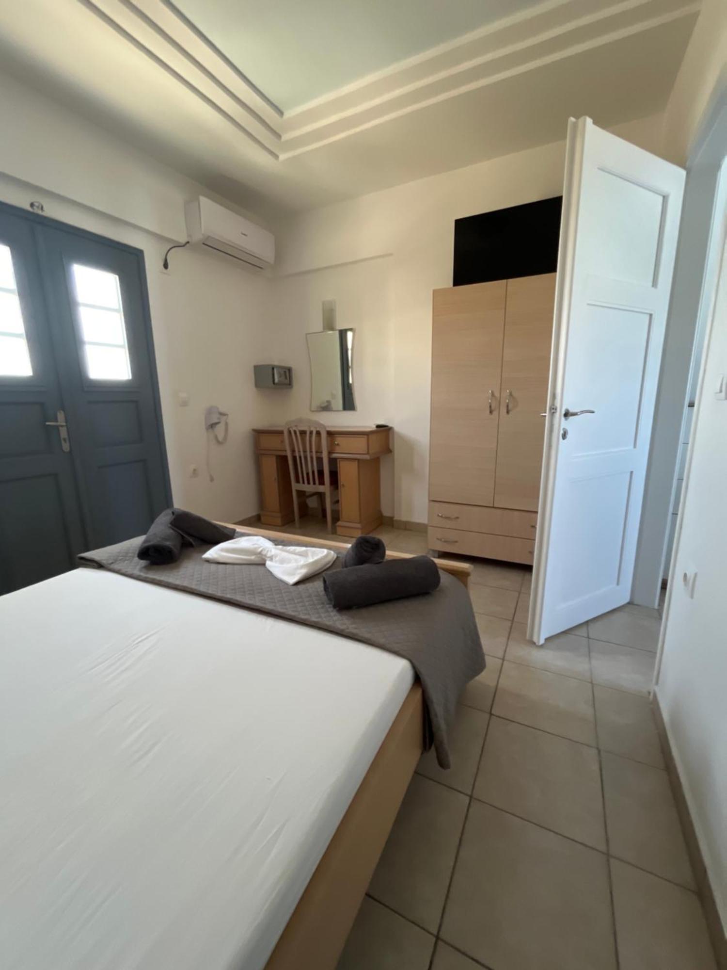 Aparthotel Leon Santorini Perivolos  Esterno foto