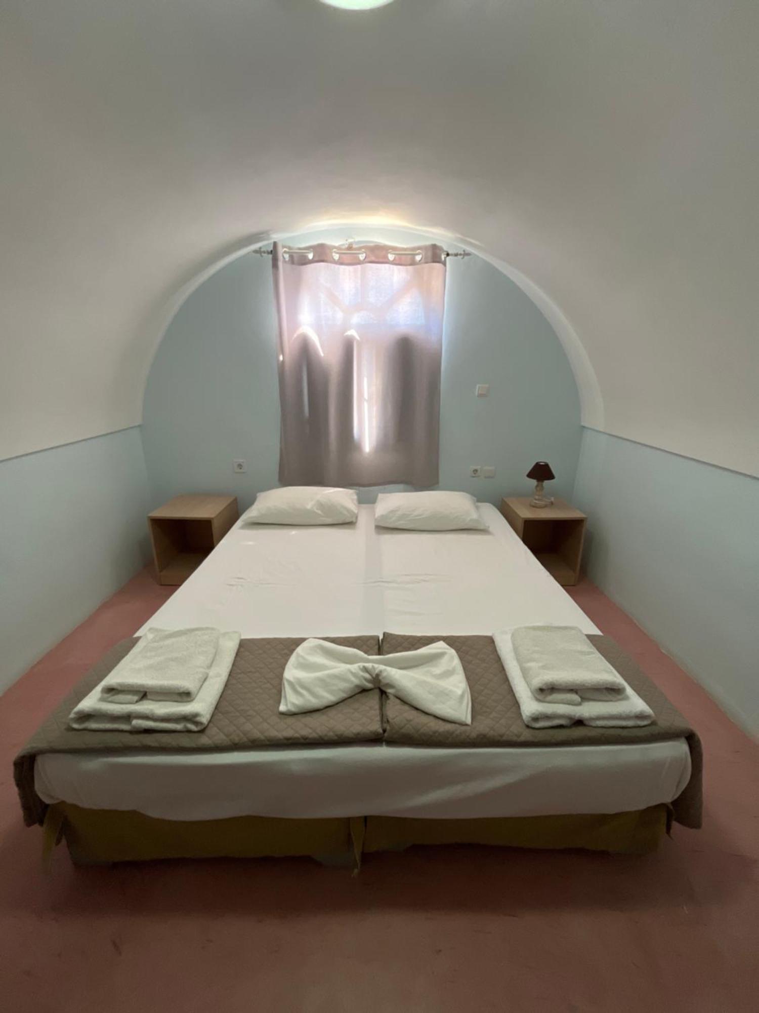 Aparthotel Leon Santorini Perivolos  Esterno foto